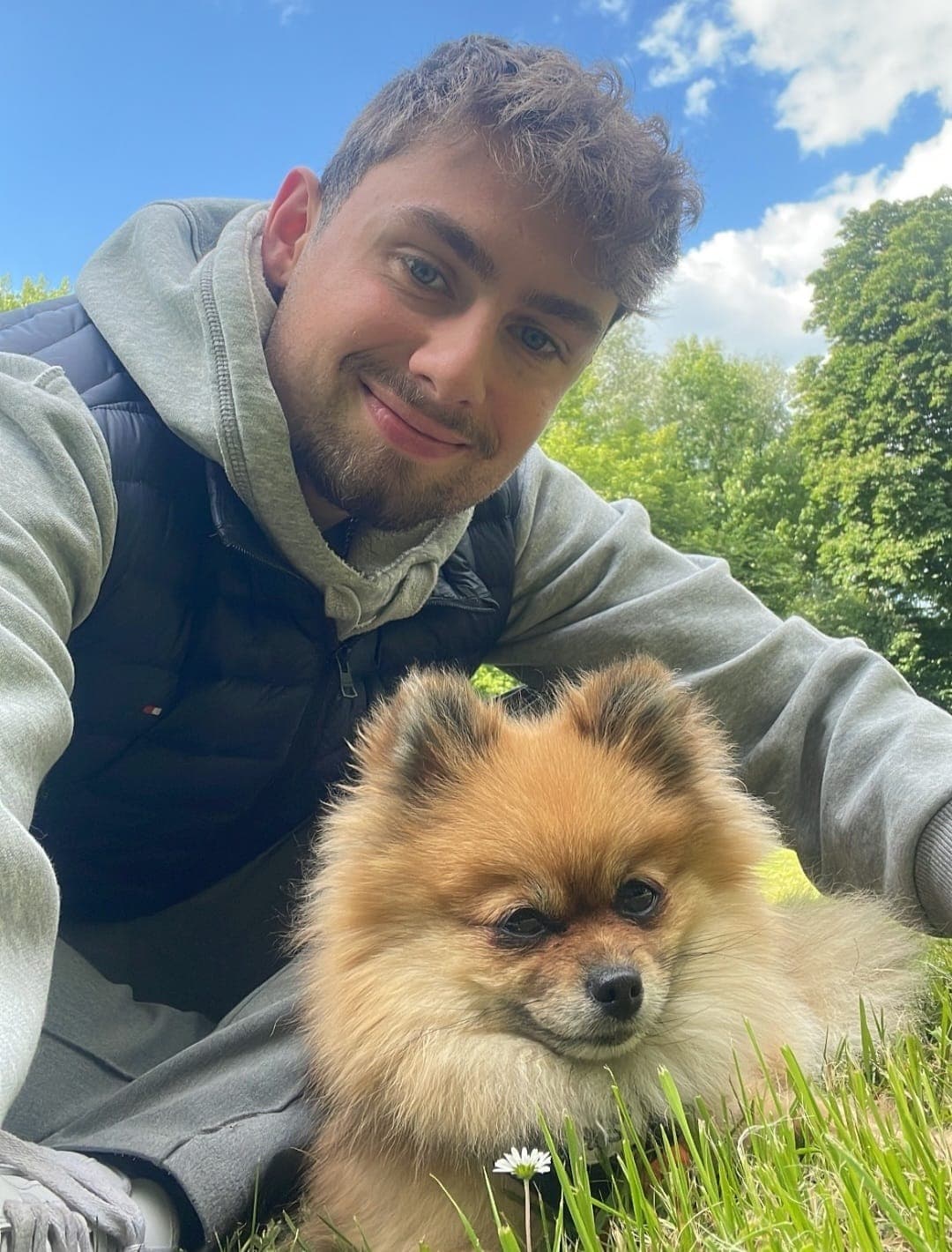 Maximilian Karmann mit seinem Hund